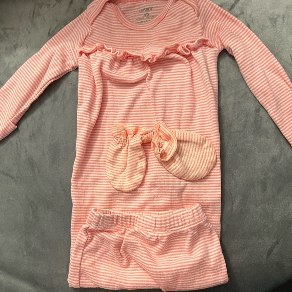 Baby gown with matching gloves